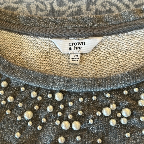 GREAT condition Crown & Ivy pearl embellished sweatshirt grey color size XS - Picture 5 of 5